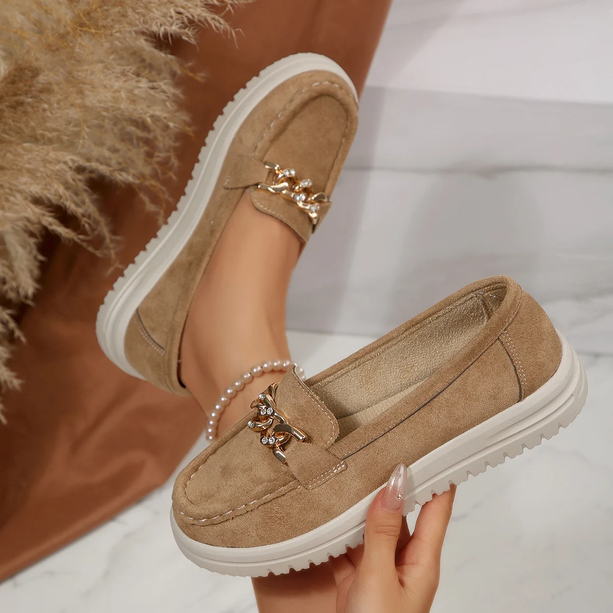Street Fashion Rome 2025 - Mulheres apartamentos mocassins 2025 novo dedo
